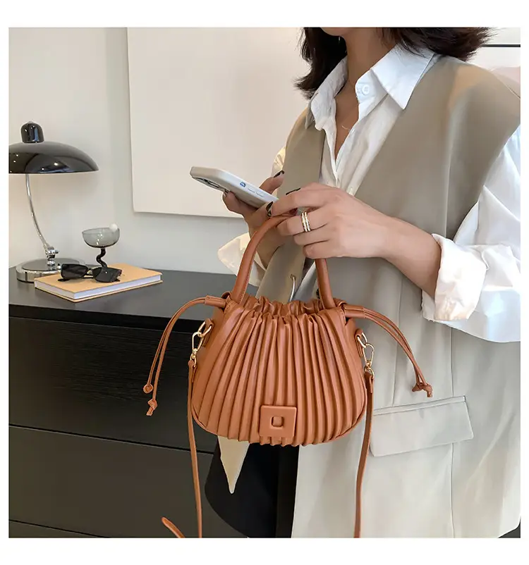 Green Textured Shoulder Crossbody Bag for Women 2024 — feature 19