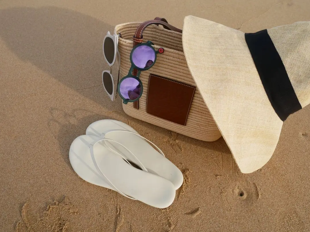 Silver Flip-flops Women's 2024 Summer Outer Wear Fashionable Soft Bottom Sandwich Slippers Beach Slippers Large Size Flip-flops — feature 44