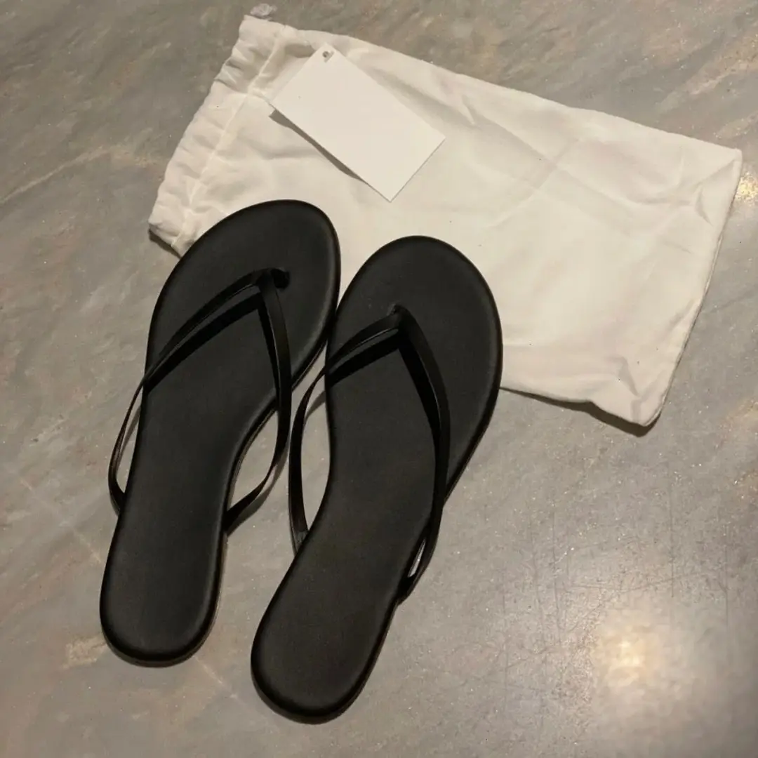 Silver Flip-flops Women's 2024 Summer Outer Wear Fashionable Soft Bottom Sandwich Slippers Beach Slippers Large Size Flip-flops — feature 5