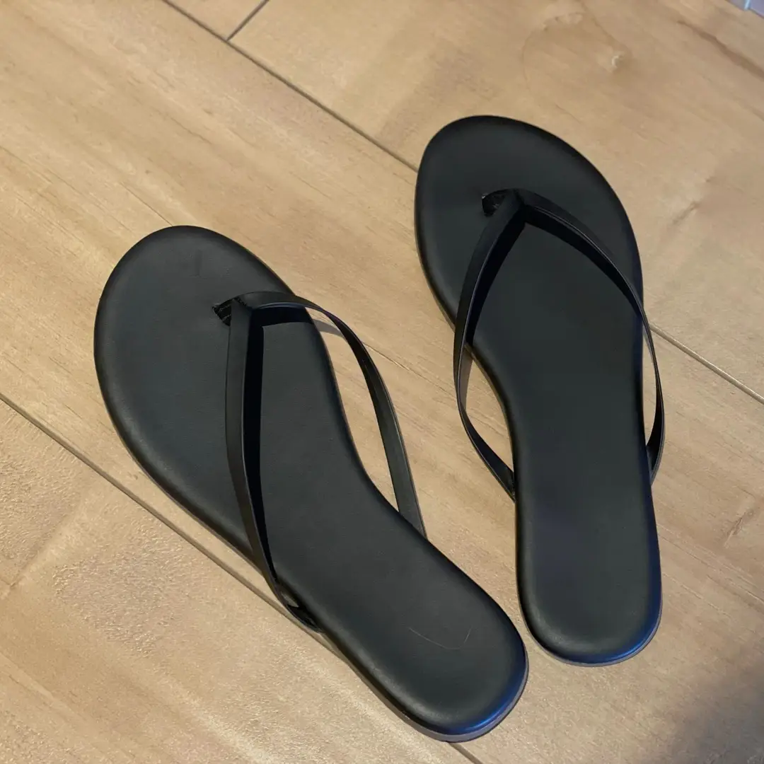 Silver Flip-flops Women's 2024 Summer Outer Wear Fashionable Soft Bottom Sandwich Slippers Beach Slippers Large Size Flip-flops - Image 2