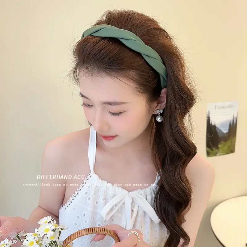 Women's Non-Slip Top Headband with Toothed Pressed Hair Stamp - Image 10