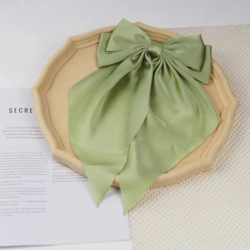 Pink Satin Hairpin with Vintage Bow Design - Image 31