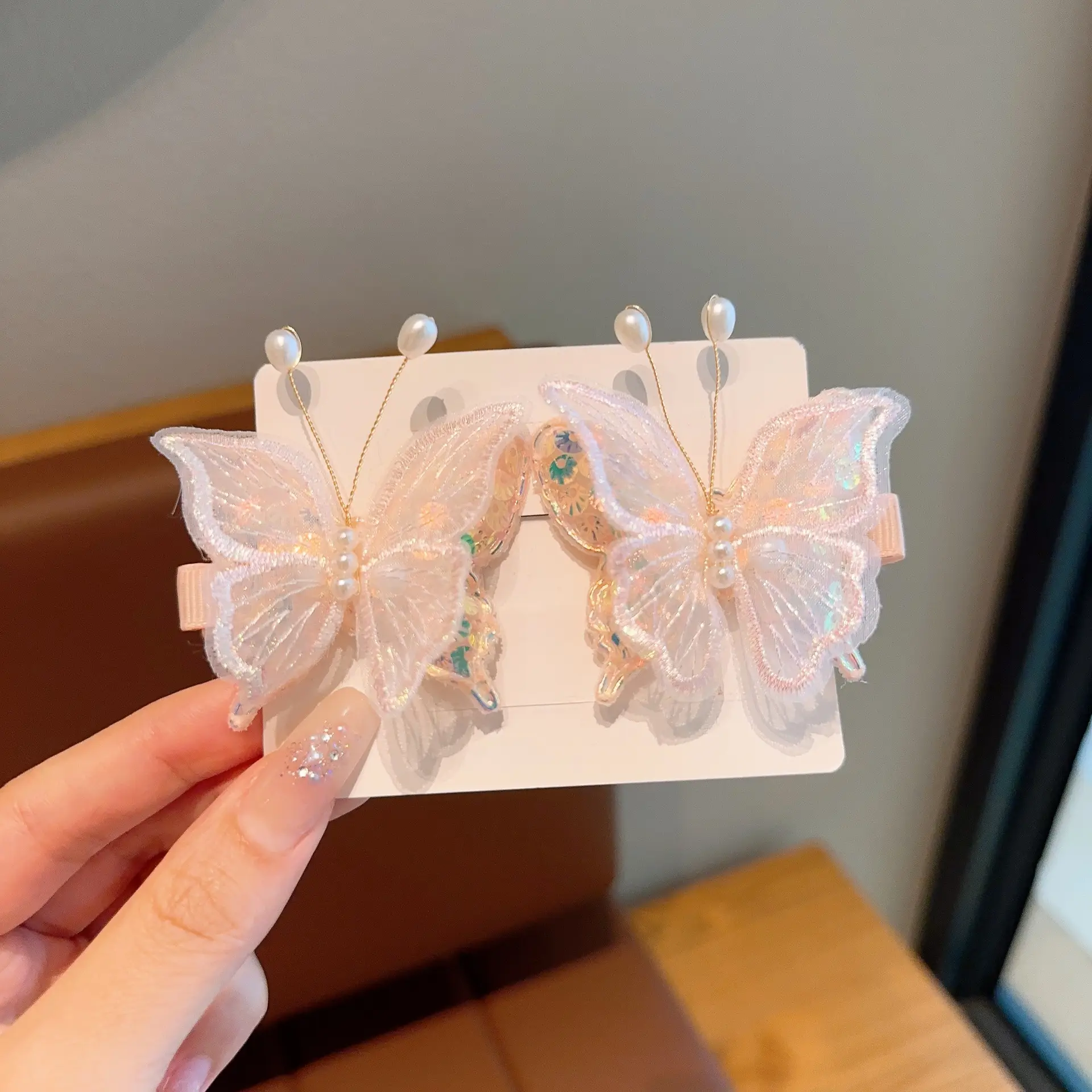 Double-layer Pearl Butterfly Hair Clips for Girls - Image 4