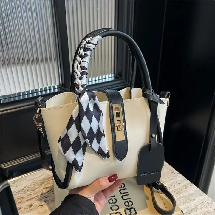 Women's Checkered Handbag with Strap Shoulder Bag 2024 - Image 6