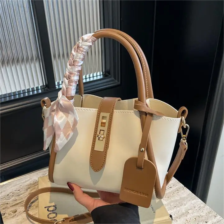 Women's Checkered Handbag with Strap Shoulder Bag 2024 - Image 8