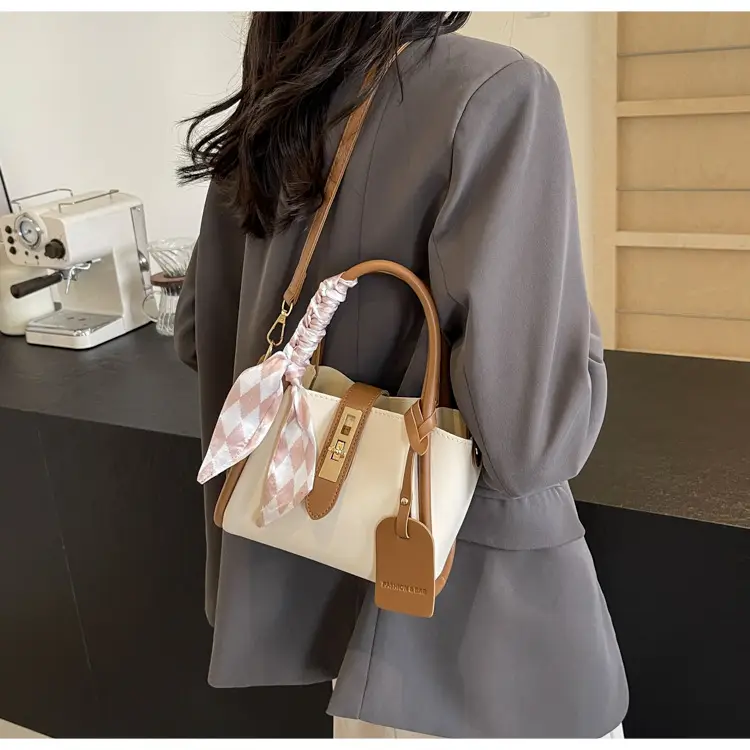 Women's Checkered Handbag with Strap Shoulder Bag 2024 — feature 18