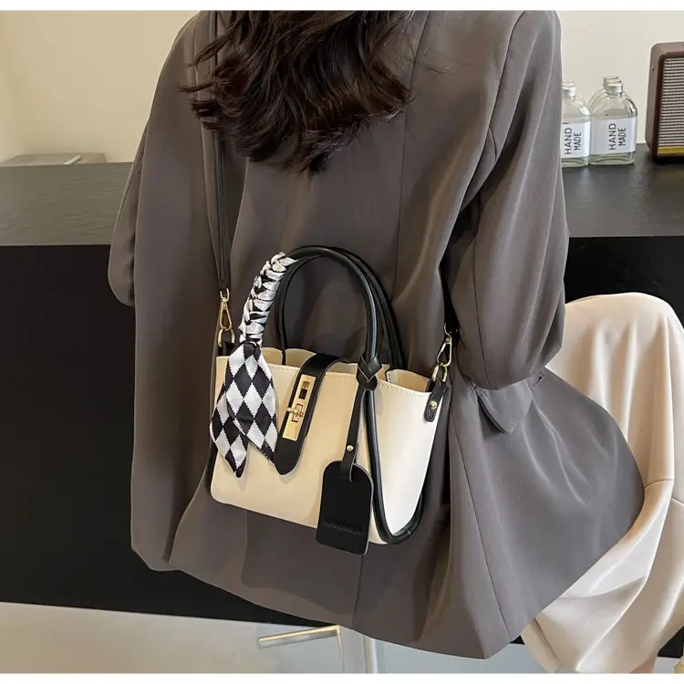 Women's Checkered Handbag with Strap Shoulder Bag 2024 — feature 21