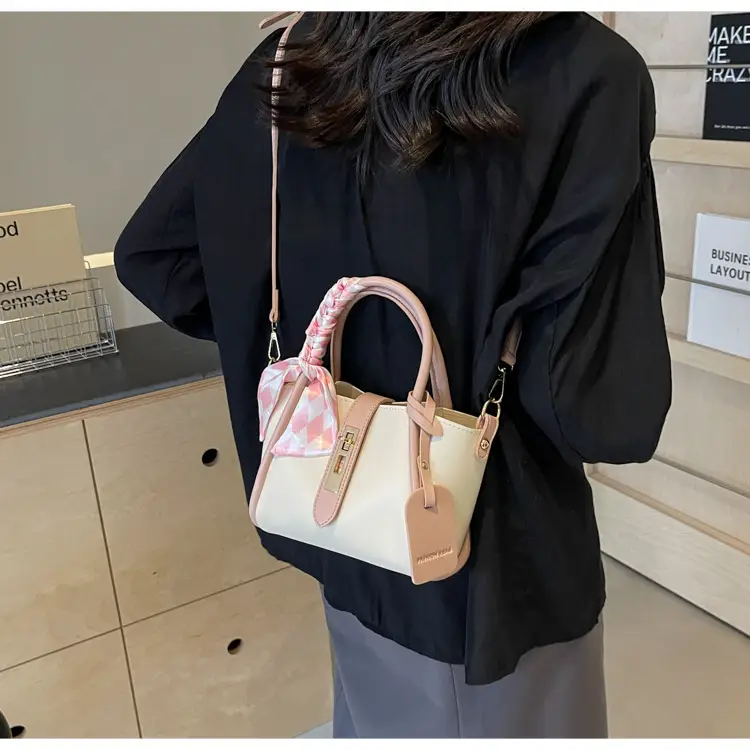 Women's Checkered Handbag with Strap Shoulder Bag 2024 — feature 25