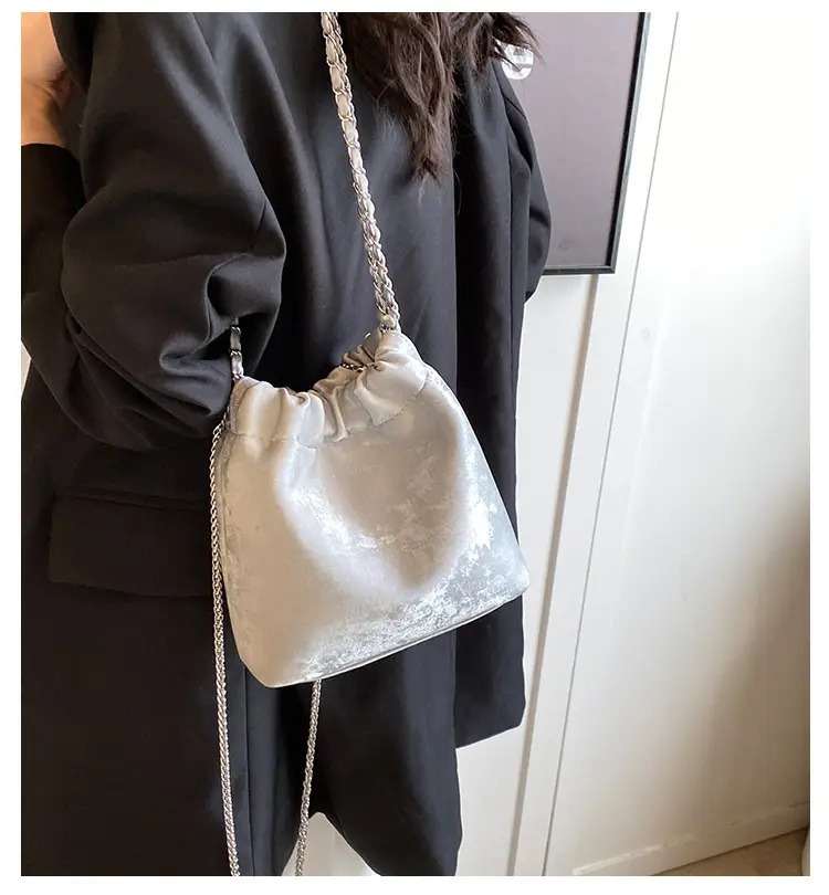 Women's Chain Shoulder Bag Cream Satin Bucket Style — feature 1
