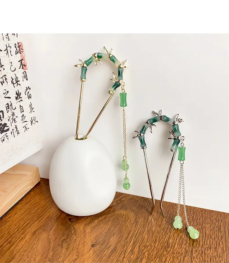 Elegant Green Bamboo Hairpin with Chain — feature 6