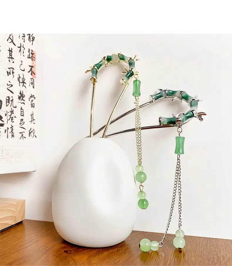 Elegant Green Bamboo Hairpin with Chain — feature 7