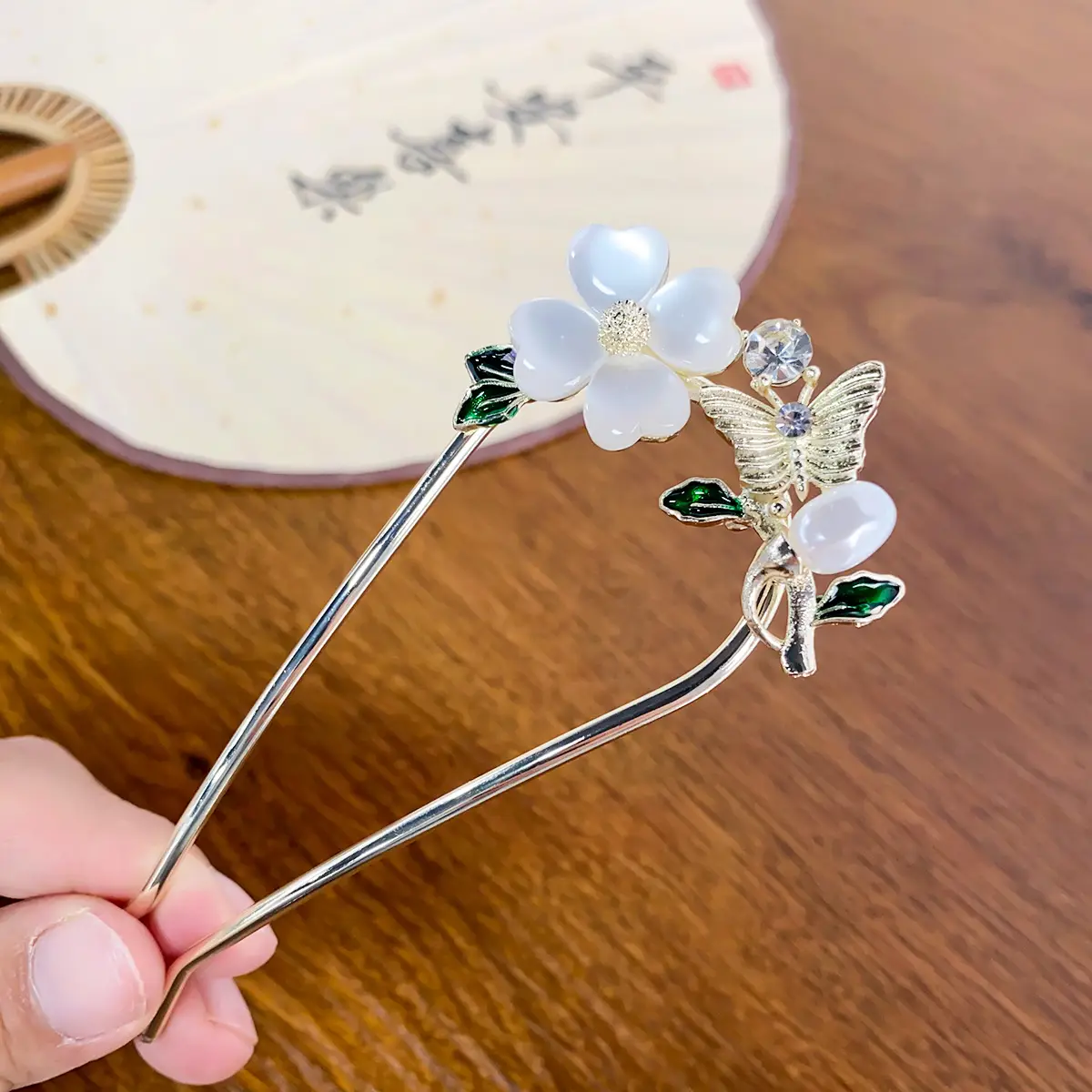 Elegant Green Bamboo Hairpin with Chain - Image 3