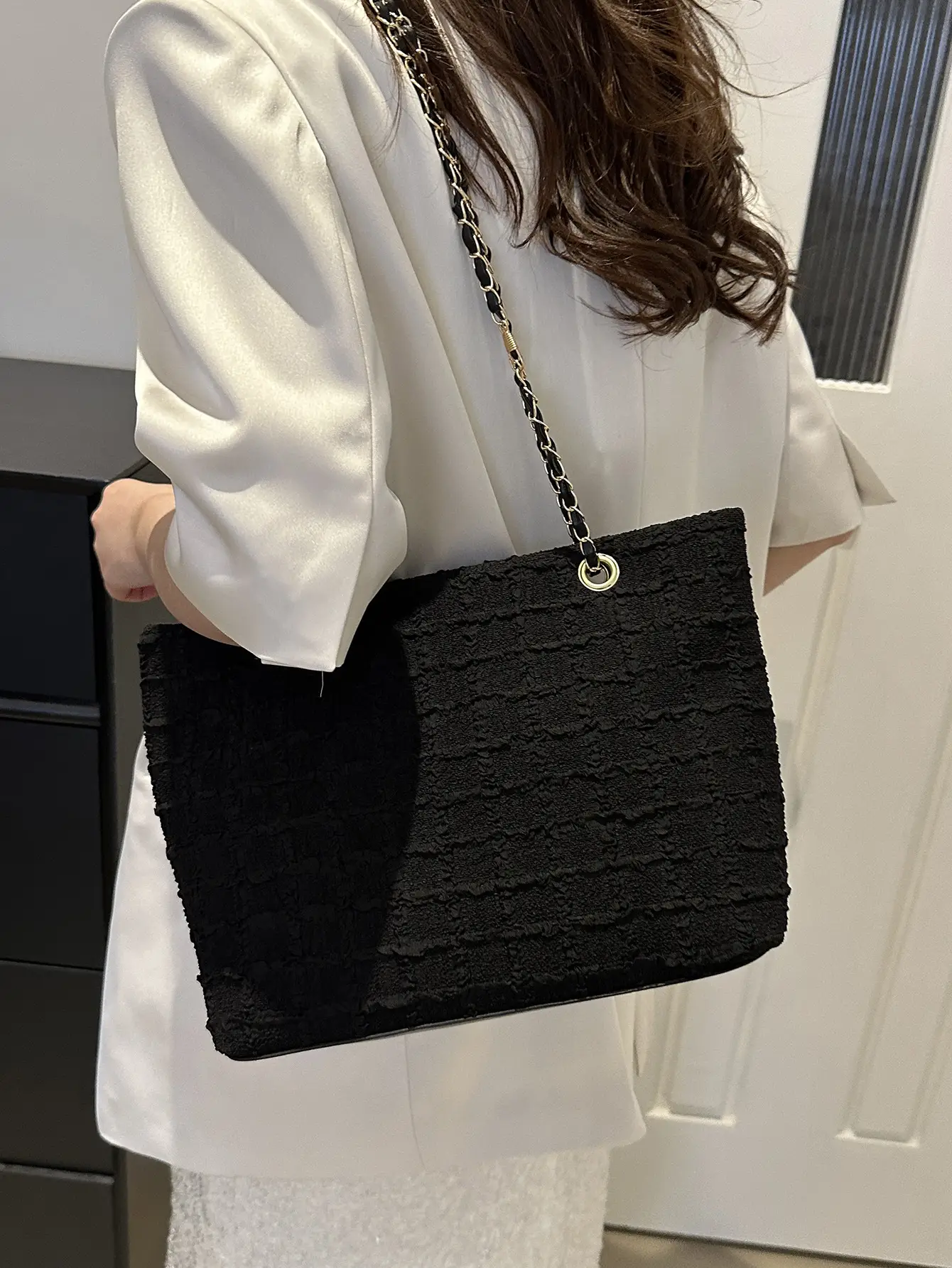 Women's Textile Chain Shoulder Bag Large Capacity 2024 - Image 8