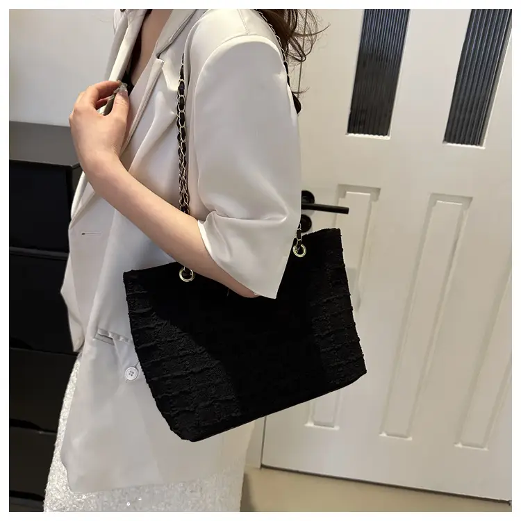 Women's Textile Chain Shoulder Bag Large Capacity 2024 — feature 13