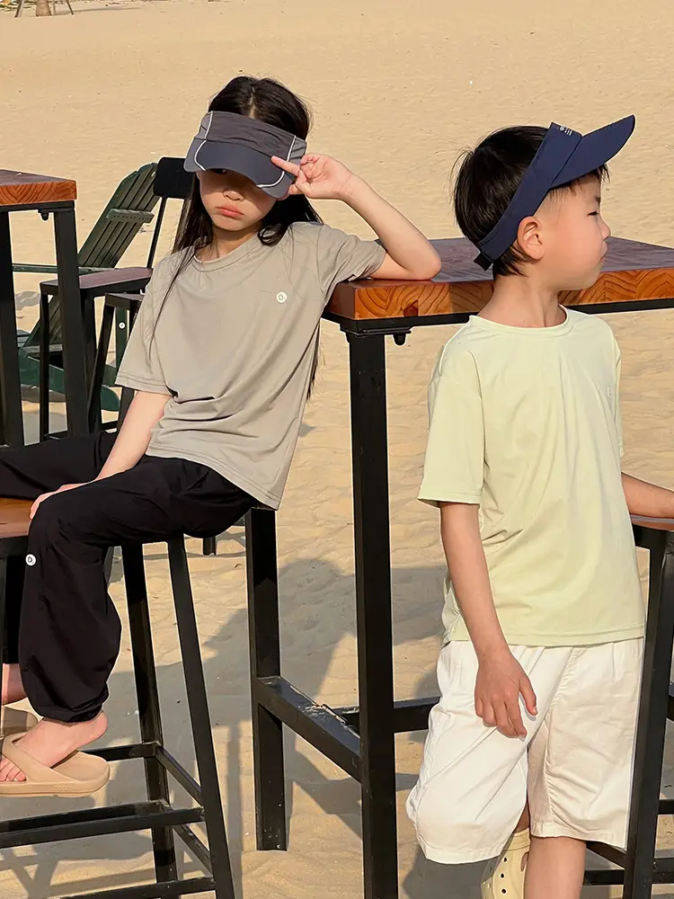 UV Protection T-Shirt for Boys Girls Quick Dry Sunscreen — feature 40