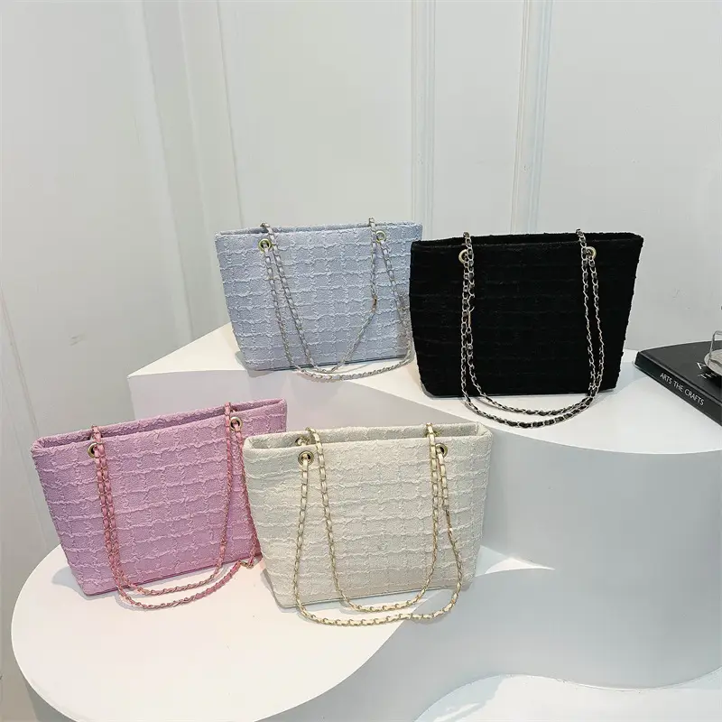 Women's New Style Textured Shoulder Bag with Gold Chain - Image 5