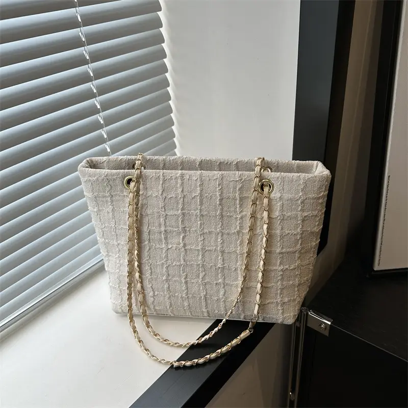 Women's New Style Textured Shoulder Bag with Gold Chain - Image 8