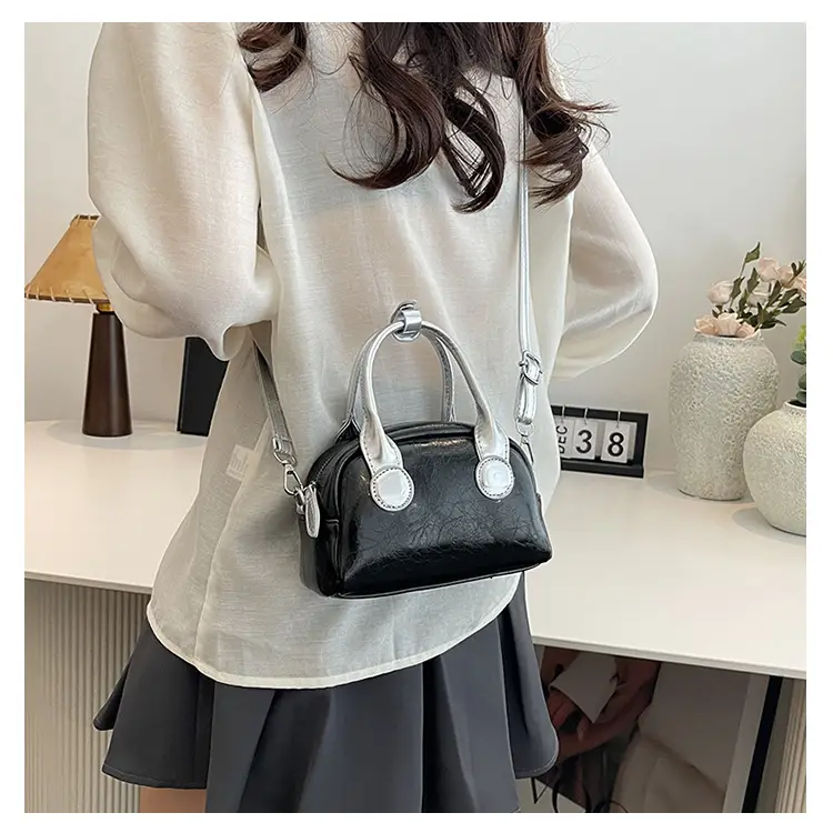 2024 Silver Red Shell Bowling Bag for Women — feature 15