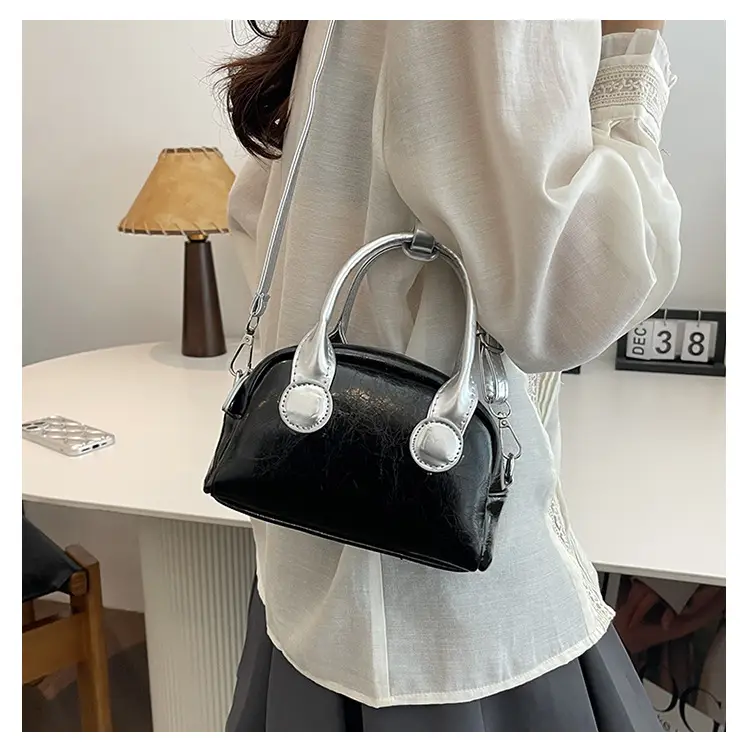 2024 Silver Red Shell Bowling Bag for Women — feature 16