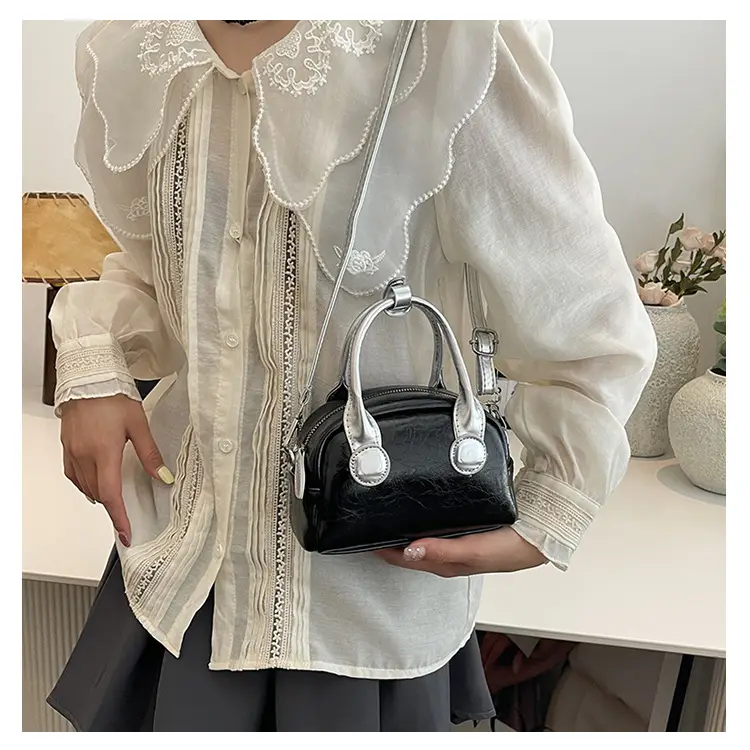 2024 Silver Red Shell Bowling Bag for Women — feature 17