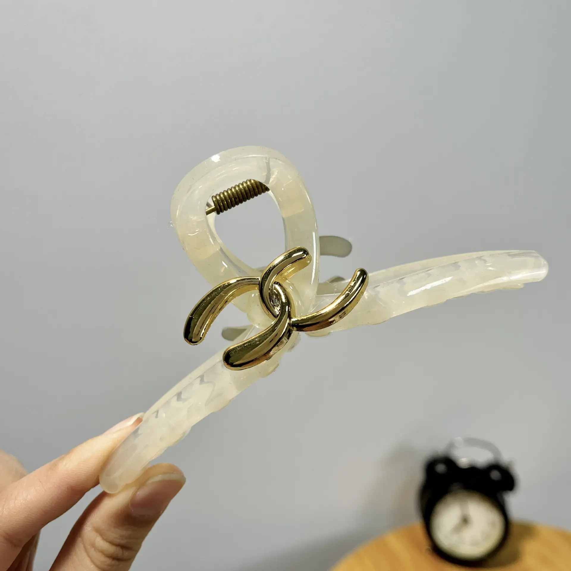 Jewelry Clip Hairpin with Pearl Color — feature 9