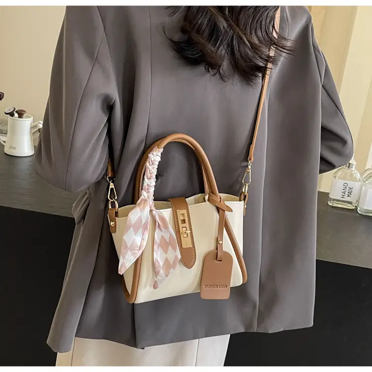 Women's Checkered Messenger Bag Summer 2024 — feature 17