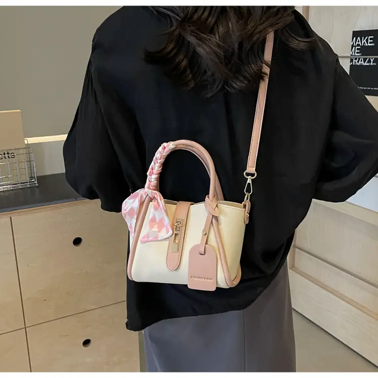 Women's Checkered Messenger Bag Summer 2024 — feature 24