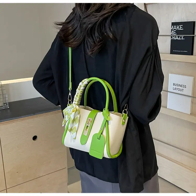 Women's Checkered Messenger Bag Summer 2024 — feature 25