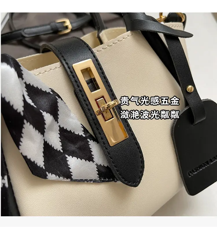 Women's Checkered Messenger Bag Summer 2024 — feature 5