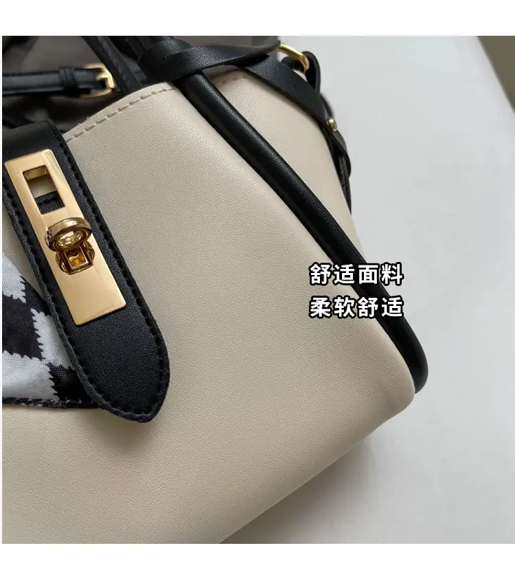 Women's Checkered Messenger Bag Summer 2024 — feature 7