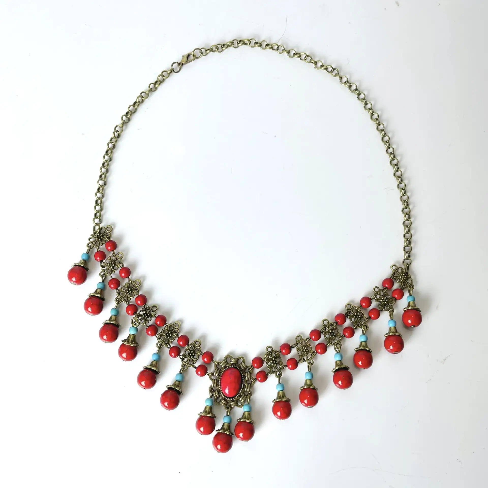 Retro Red Beaded Travel Eyebrow Pendant — feature 16