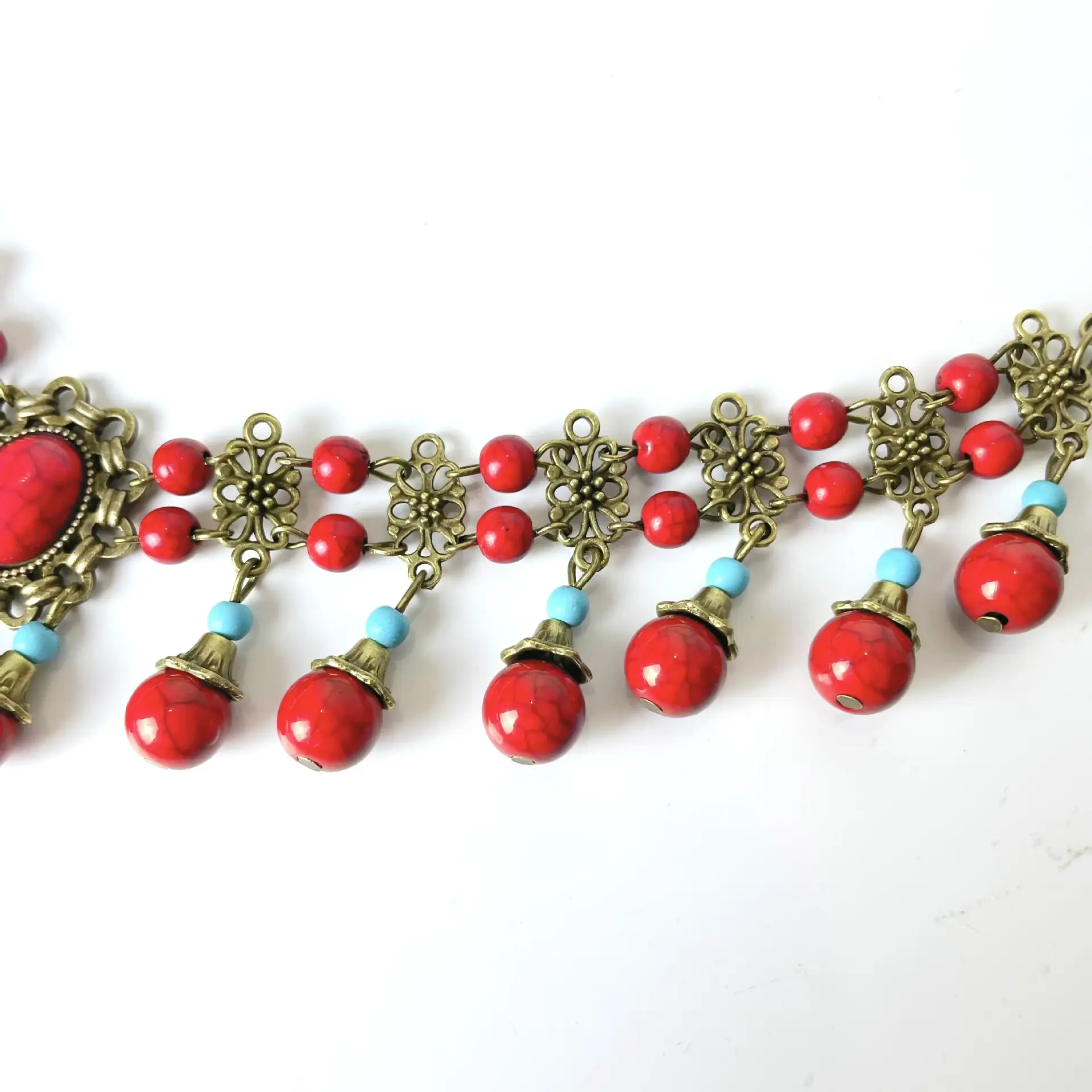 Retro Red Beaded Travel Eyebrow Pendant — feature 19