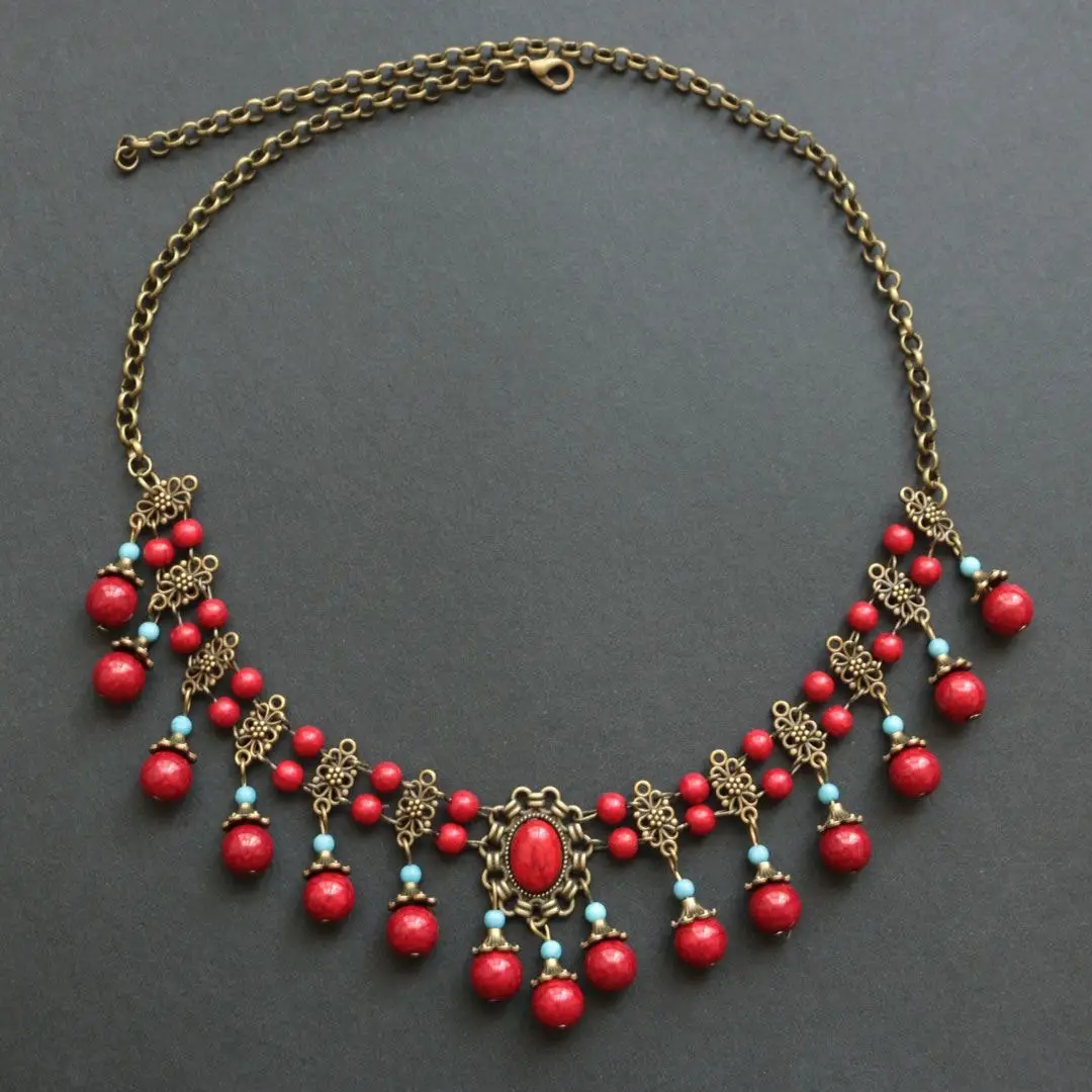 Retro Red Beaded Travel Eyebrow Pendant — feature 7