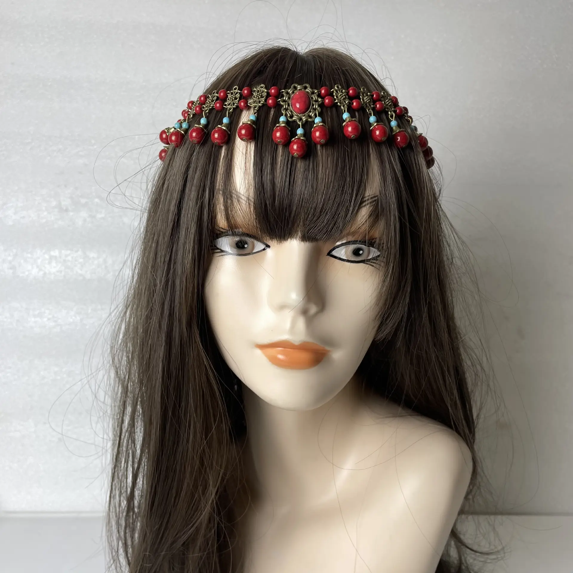 Retro Red Beaded Travel Eyebrow Pendant — feature 9