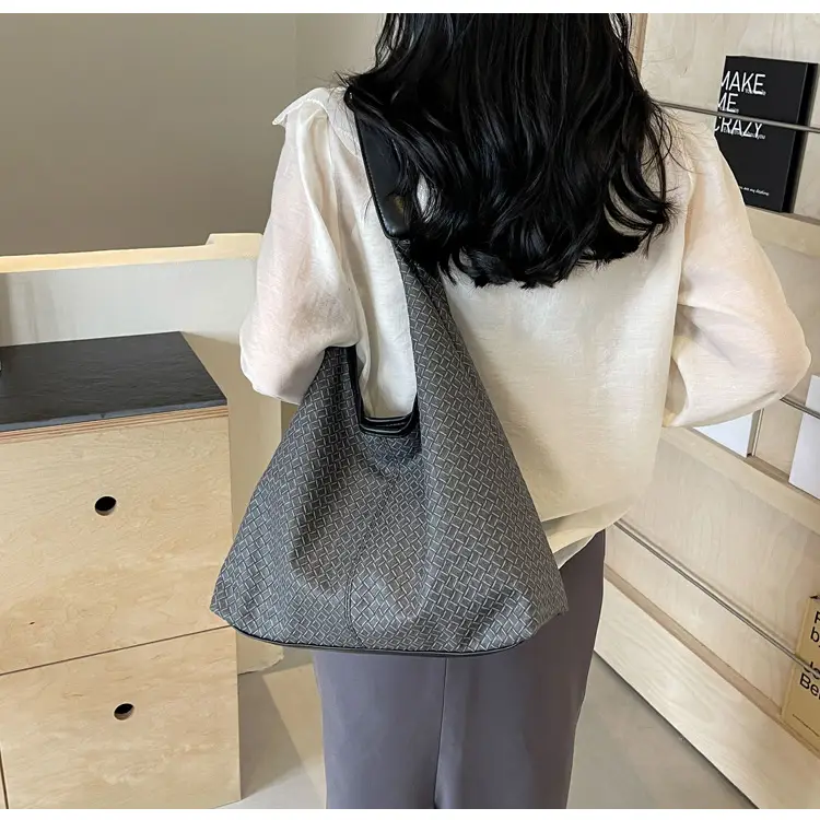 Women Textured Shoulder Bag 2024 Beige — feature 9