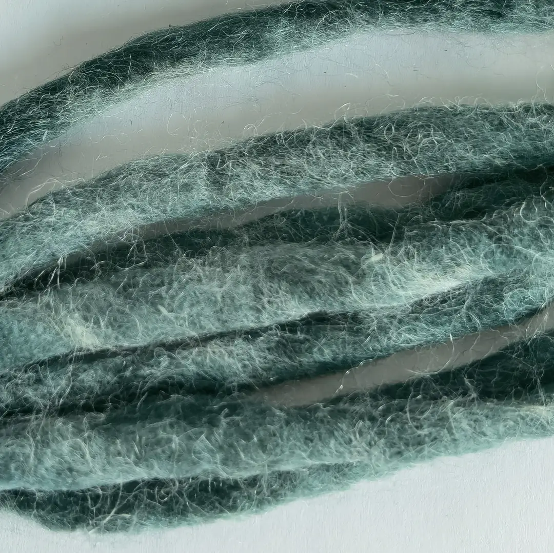 Spot Icelandic Wool Yarn Acrylic Ice Strip Hand-Knitted DIY Thick Wool Ball Hat Doll Blanket Knitted Fancy Yarn