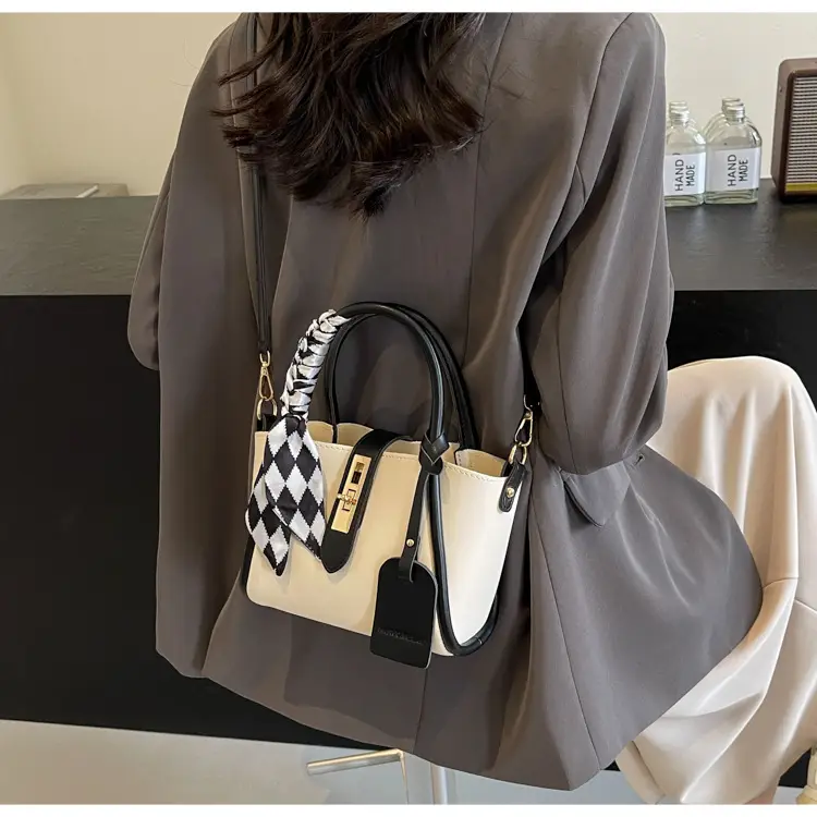 2024 Women's Retro Niche Shoulder Crossbody Bag — feature 27
