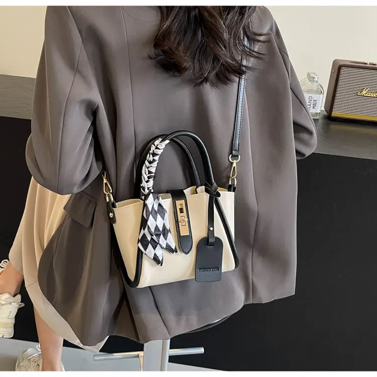 2024 Women's Retro Niche Shoulder Crossbody Bag — feature 29