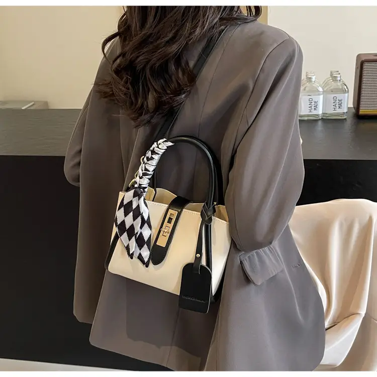 2024 Women's Retro Niche Shoulder Crossbody Bag — feature 31