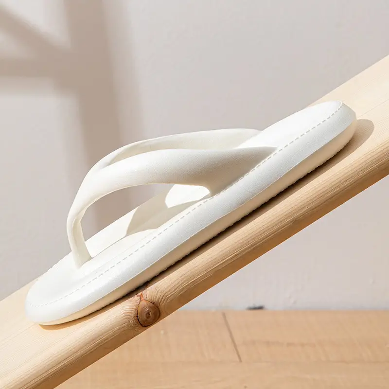 Summer Indoor Home Slippers for Women, Non-Slip, Suitable for Outdoor Wear, Flip-Flops for Couples, Toe-Clamping Style, Can Be Worn Outside