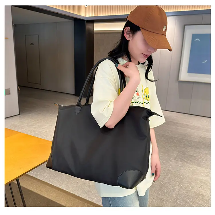 Green Large Capacity Travel Bag with Handles — feature 32