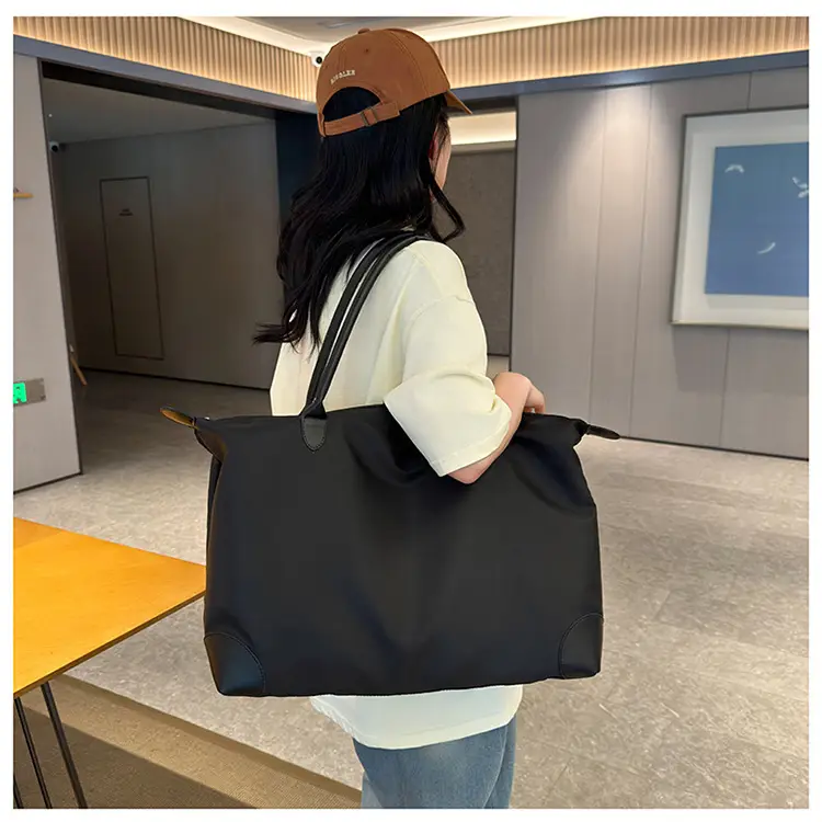 Green Large Capacity Travel Bag with Handles — feature 33