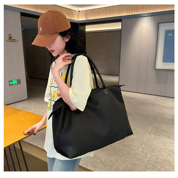 Green Large Capacity Travel Bag with Handles — feature 34