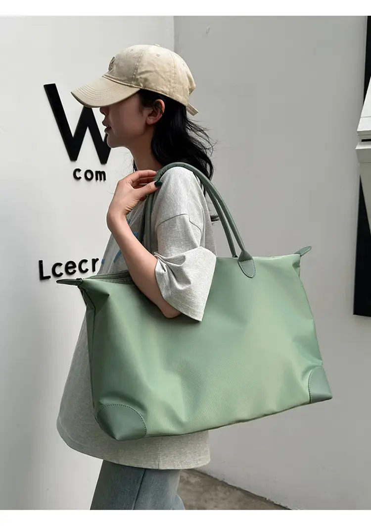 Green Large Capacity Travel Bag with Handles — feature 8