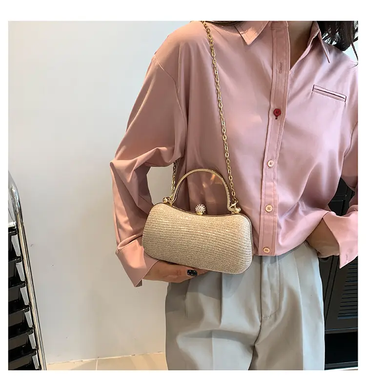 2024 Women's Silver Textured Chain Crossbody Bag — feature 21