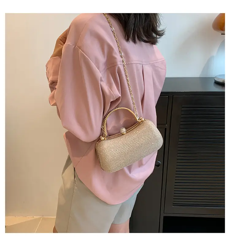 2024 Women's Silver Textured Chain Crossbody Bag — feature 24