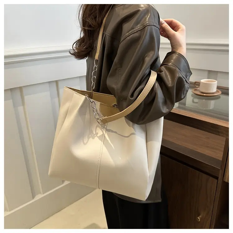 Women's Large Capacity Shoulder Bag with Green Strap — feature 10