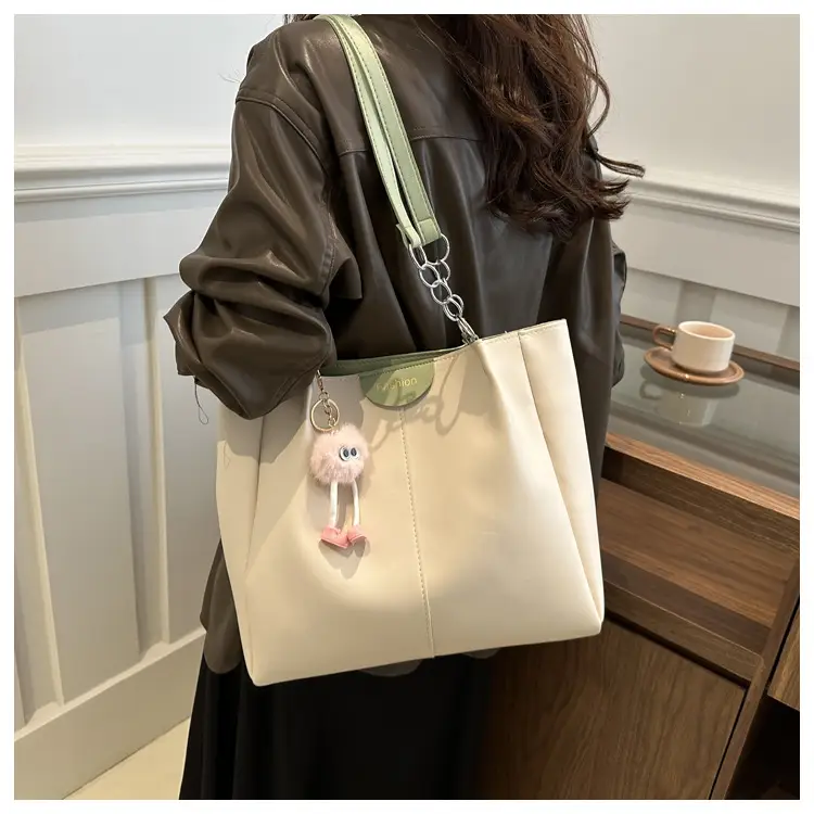 Women's Large Capacity Shoulder Bag with Green Strap — feature 13