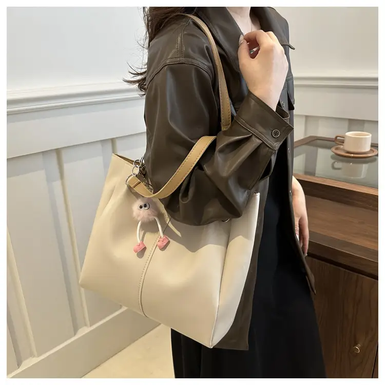 Women's Large Capacity Shoulder Bag with Green Strap — feature 8