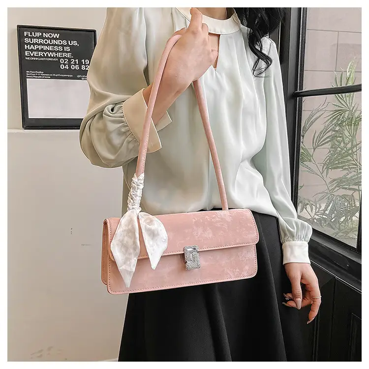 Silver Ribbon Lock Shoulder Bag for Women - Image 7